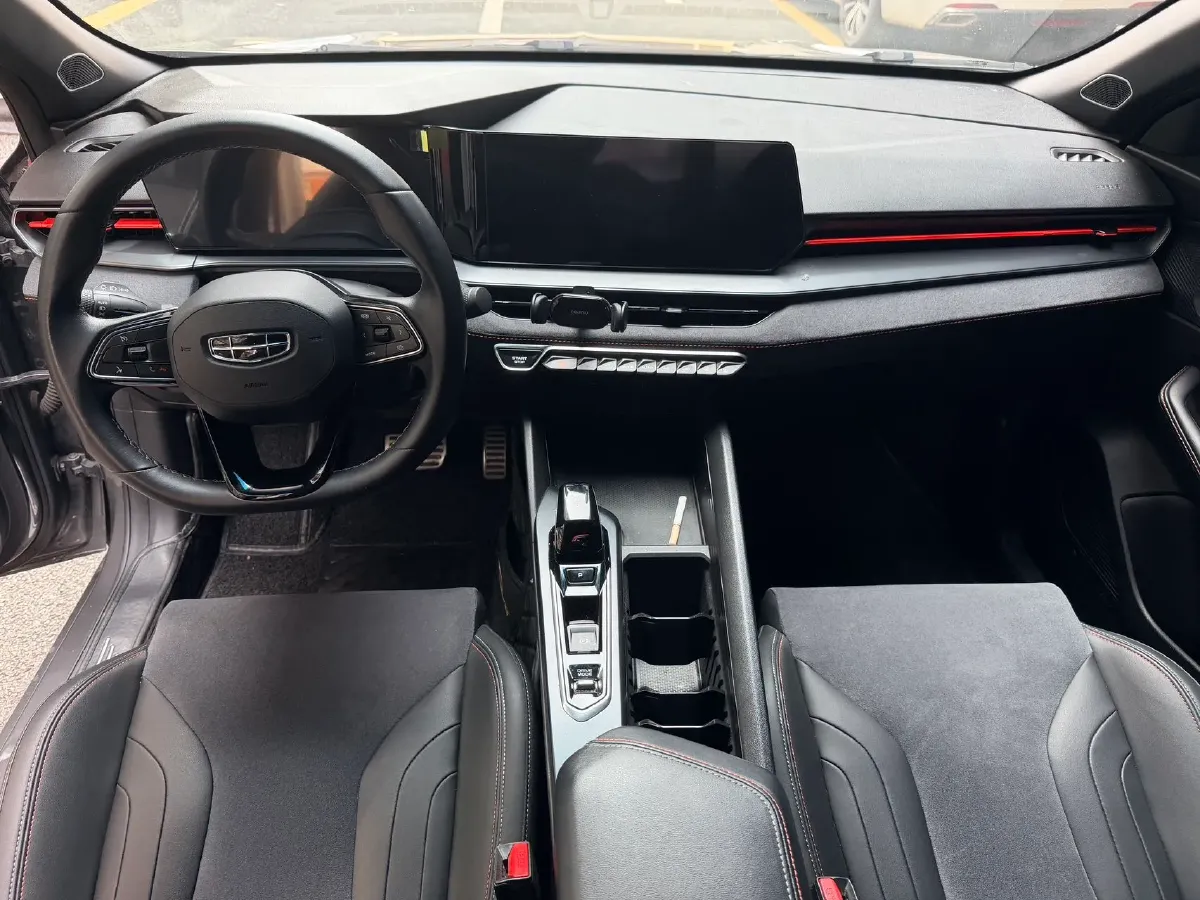 2022 Geely Binray 1.5T 181HP L4 7DCT,autocango,china used car exporter,china ev exporter,chinese used car exporter,chinese used ev exporter