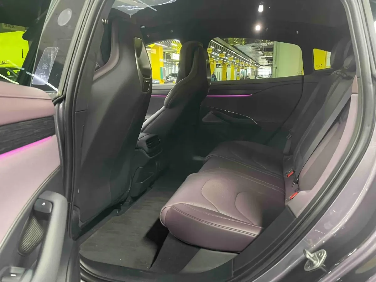 2024 MI SU7 BEV 101KWH,autocango,china used car exporter,china ev exporter,chinese used car exporter,chinese used ev exporter