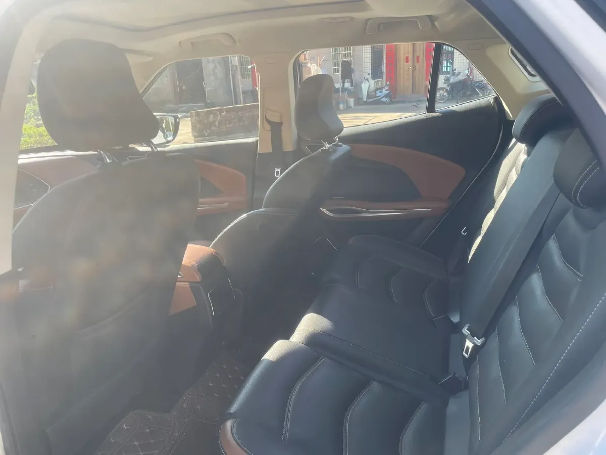 2017 Zotye T300 1.5L 112HP L4 5MT,autocango,china used car exporter,china ev exporter,chinese used car exporter,chinese used ev exporter