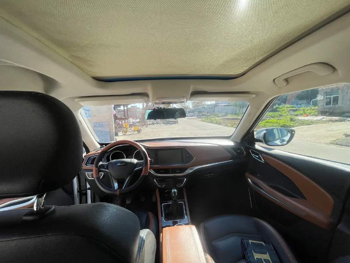 2017 Zotye T300 1.5L 112HP L4 5MT,autocango,china used car exporter,china ev exporter,chinese used car exporter,chinese used ev exporter