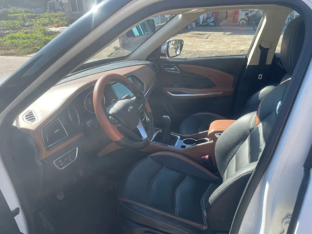 2017 Zotye T300 1.5L 112HP L4 5MT,autocango,china used car exporter,china ev exporter,chinese used car exporter,chinese used ev exporter