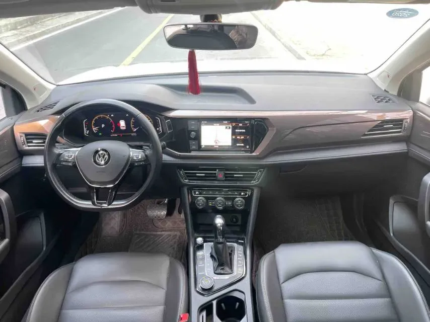 2019 Jeep Compass 1.3T 173HP L4 9AT,autocango,china used car exporter,china ev exporter,chinese used car exporter,chinese used ev exporter