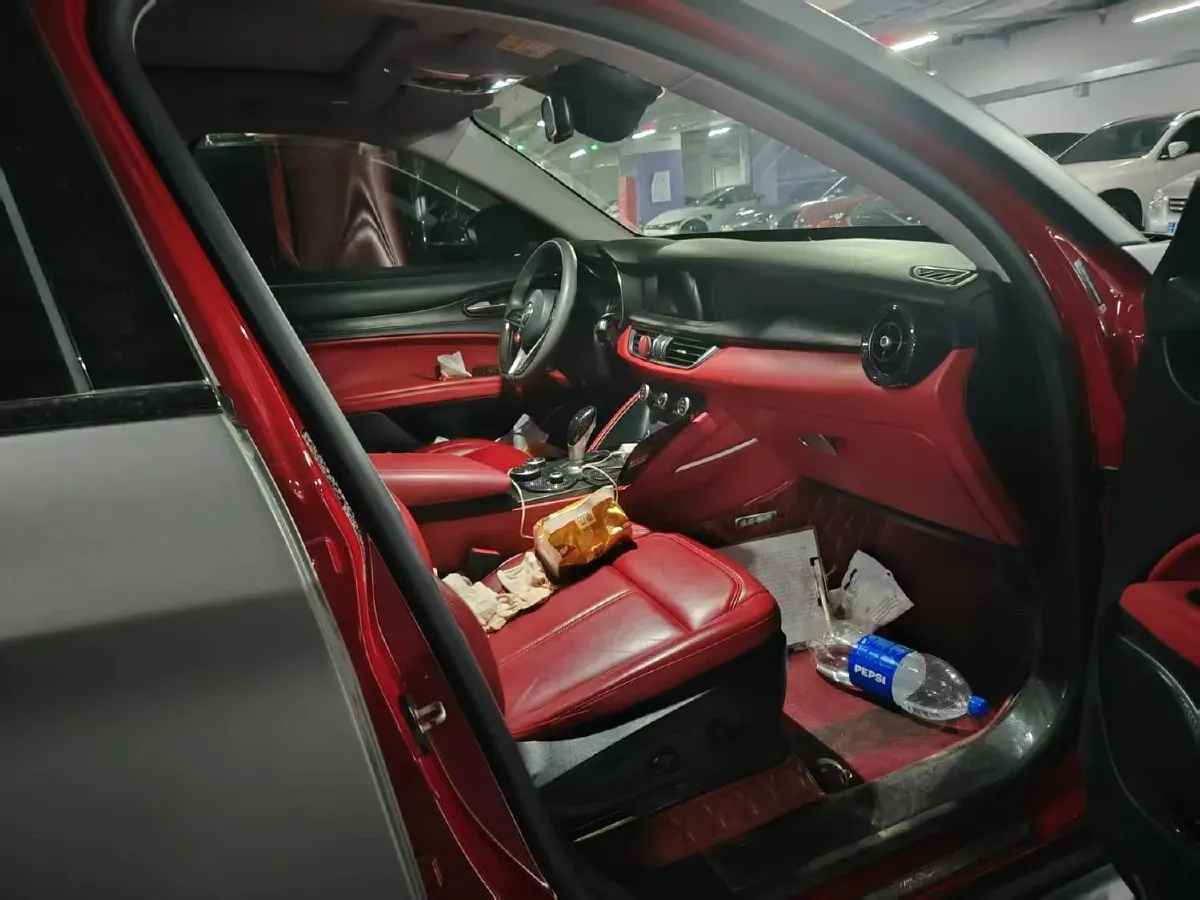 2017 Jaguar XE 2.0T 240HP L4 8AT,autocango,china used car exporter,china ev exporter,chinese used car exporter,chinese used ev exporter