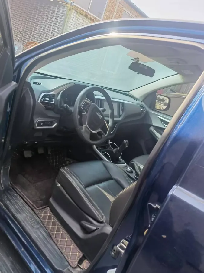 2022 Isuzu RE-MAX Jim 2.8T 120HP L4 5MT,autocango,china used car exporter,china ev exporter,chinese used car exporter,chinese used ev exporter