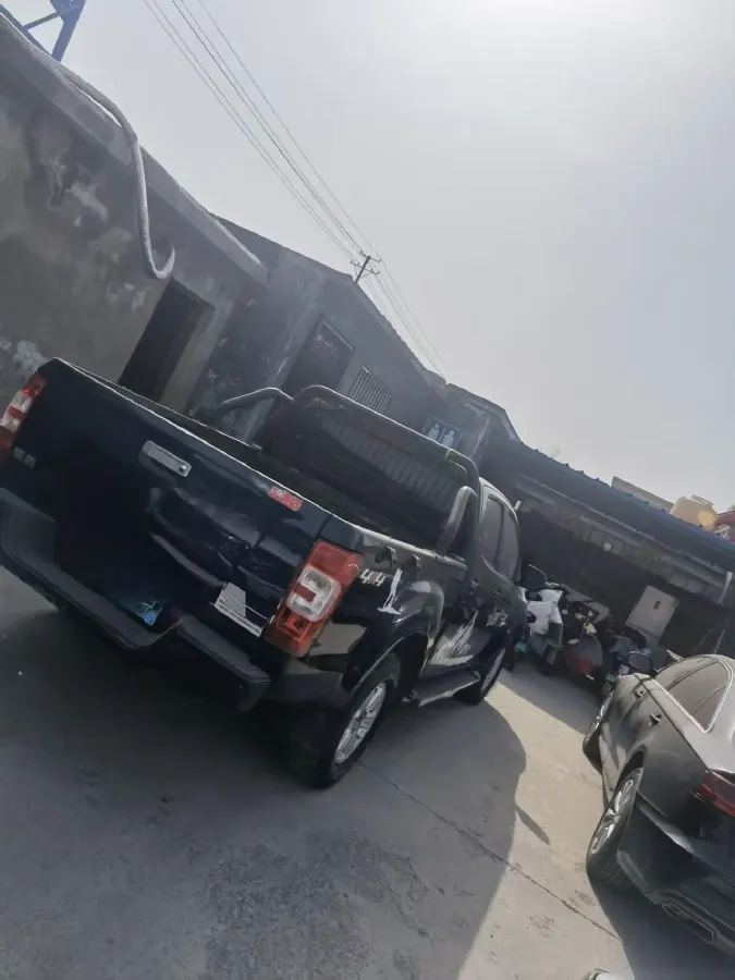 2022 Isuzu RE-MAX Jim 2.8T 120HP L4 5MT,autocango,china used car exporter,china ev exporter,chinese used car exporter,chinese used ev exporter