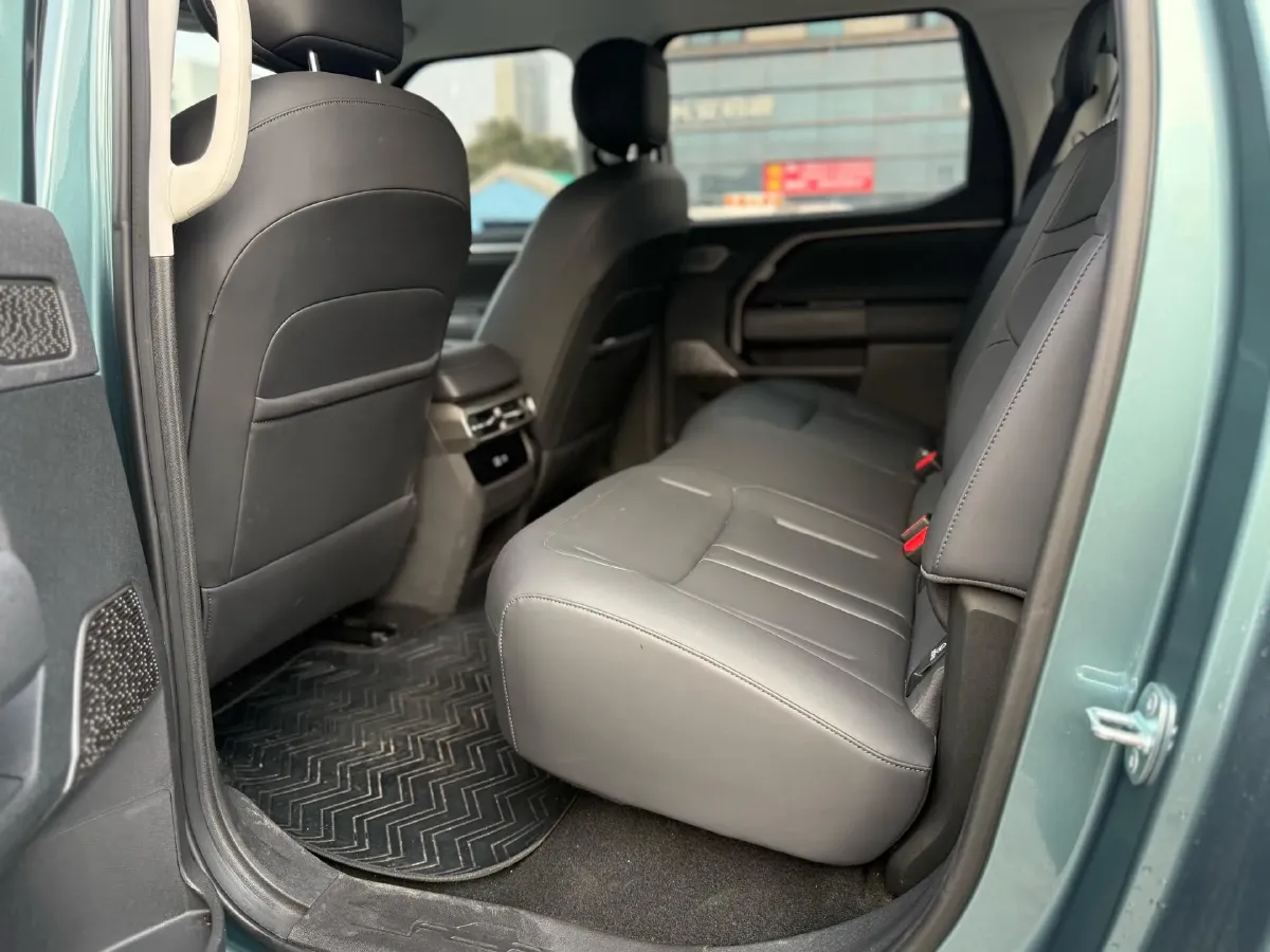 2025 MAXUS InterstellarX 2.5T 224HP L4 8AT,autocango,china used car exporter,china ev exporter,chinese used car exporter,chinese used ev exporter