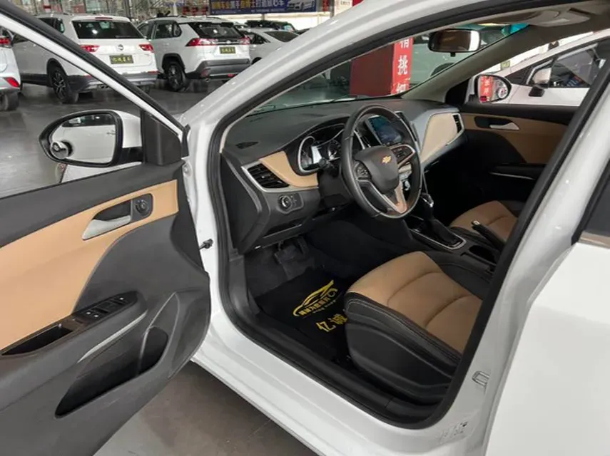 2020 Chevrolet Monza 1.5L 113HP L4 6AT,autocango,china used car exporter,china ev exporter,chinese used car exporter,chinese used ev exporter