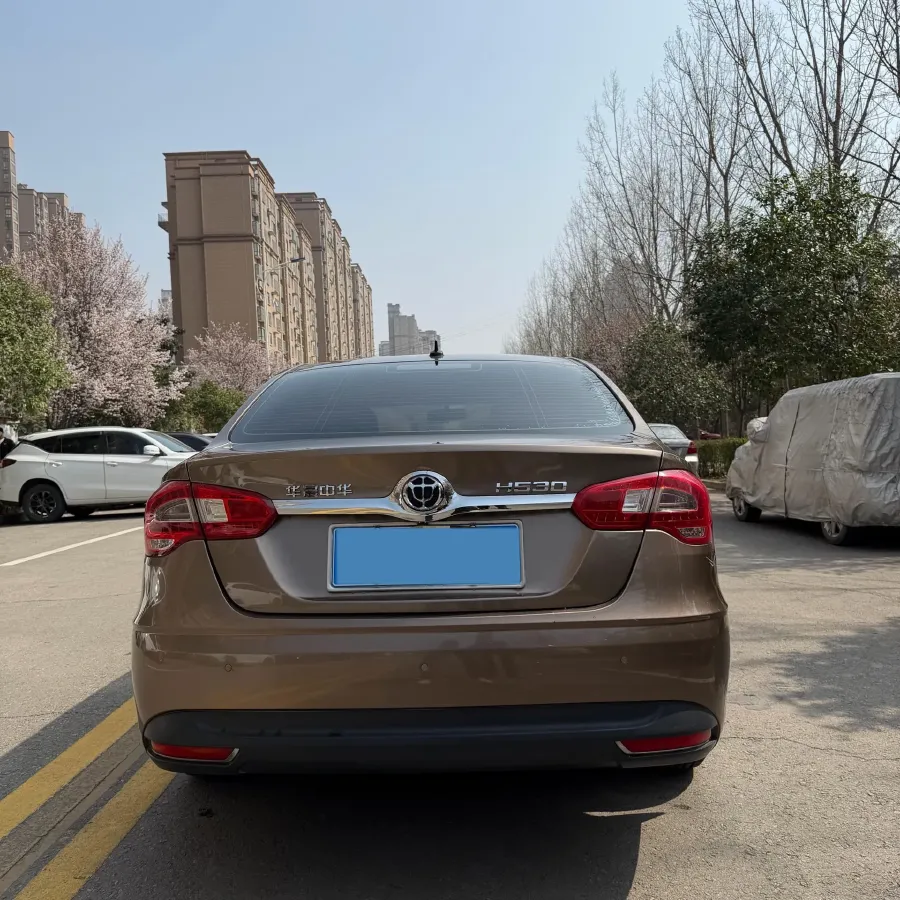 2017 Brilliance Auto H530 1.6L 118HP L4 5MT,autocango,china used car exporter,china ev exporter,chinese used car exporter,chinese used ev exporter