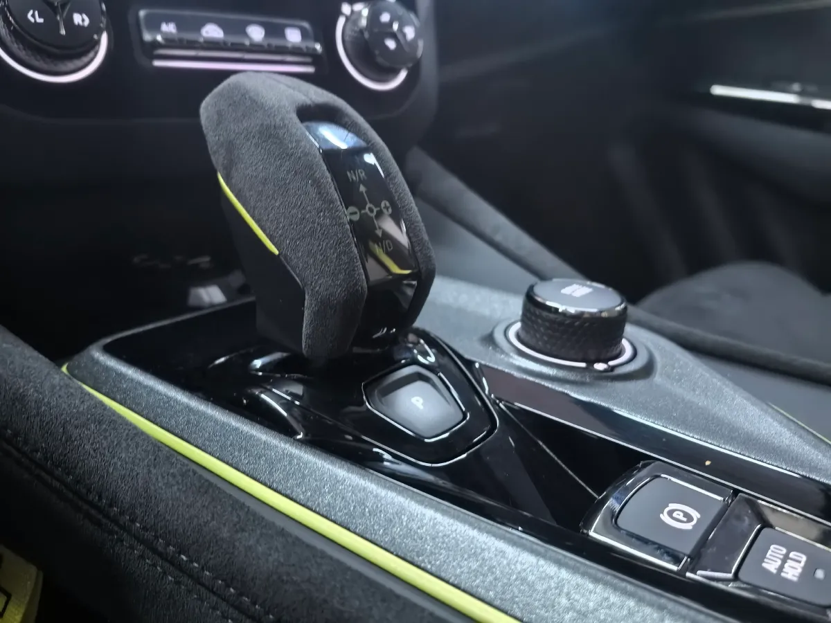 2022 LYNK&CO 03 2.0T 254HP L4 8AT,autocango,china used car exporter,china ev exporter,chinese used car exporter,chinese used ev exporter