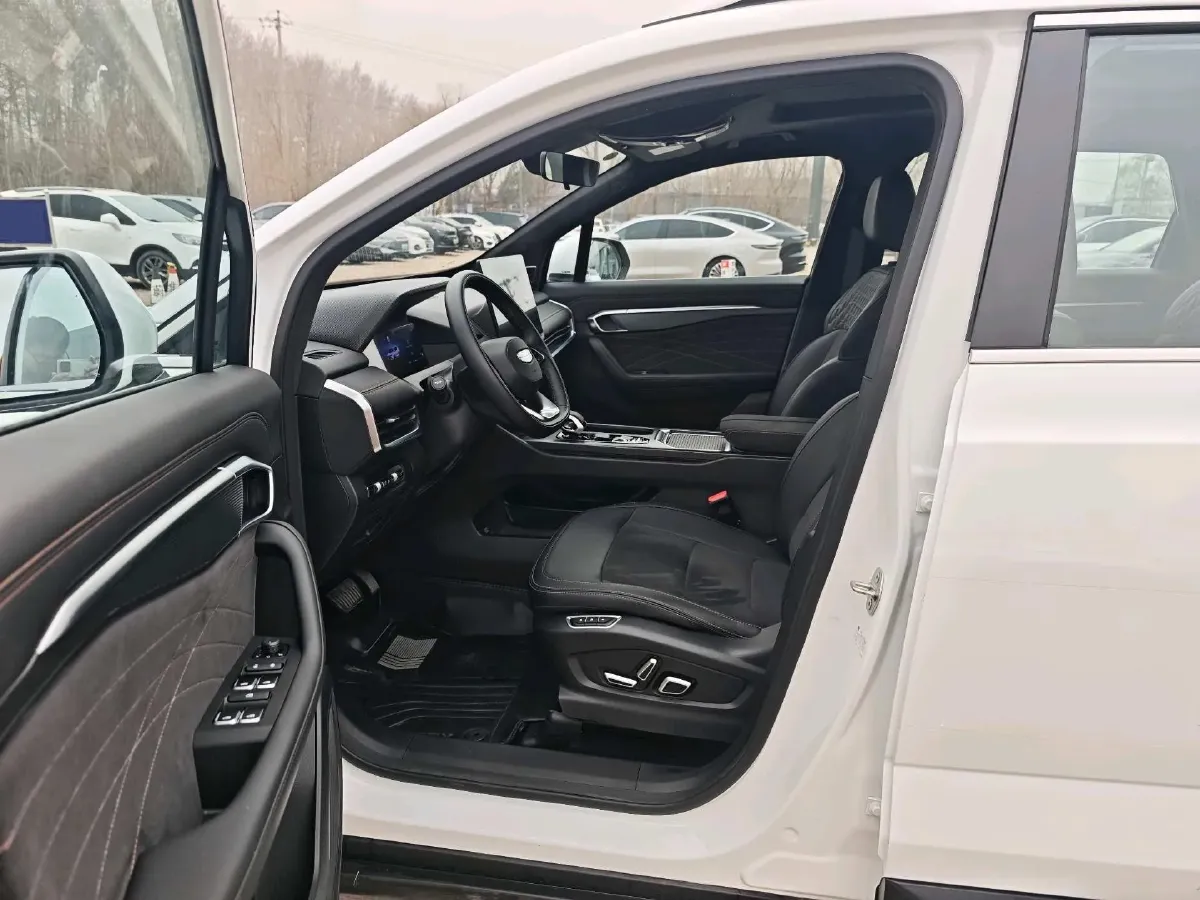 2025 Geely Okavango L 2.0T 218HP L4 7DCT,autocango,china used car exporter,china ev exporter,chinese used car exporter,chinese used ev exporter