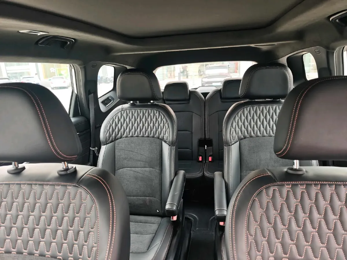 2025 Geely Okavango L 2.0T 218HP L4 7DCT,autocango,china used car exporter,china ev exporter,chinese used car exporter,chinese used ev exporter