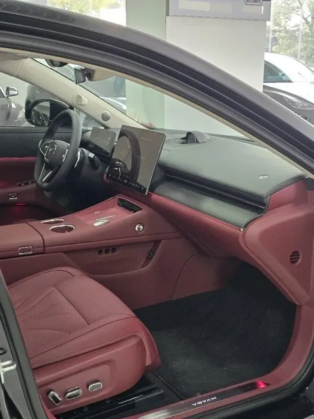 2026 Voyah ZhuiGuang L 1.5T 150HP L4 PHEV,autocango,china used car exporter,china ev exporter,chinese used car exporter,chinese used ev exporter