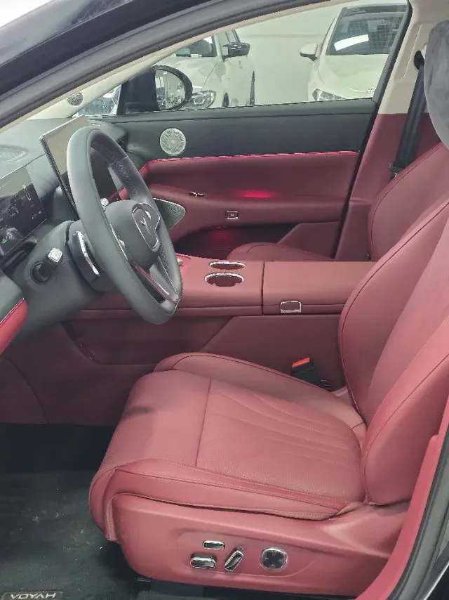 2026 Voyah ZhuiGuang L 1.5T 150HP L4 PHEV,autocango,china used car exporter,china ev exporter,chinese used car exporter,chinese used ev exporter