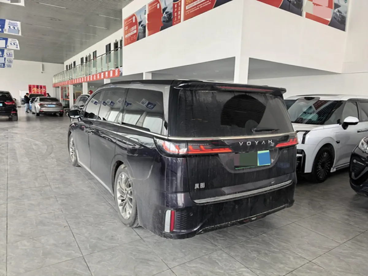 2024 Voyah Dream 1.5T 150HP L4 PHEV 43KWH,autocango,china used car exporter,china ev exporter,chinese used car exporter,chinese used ev exporter