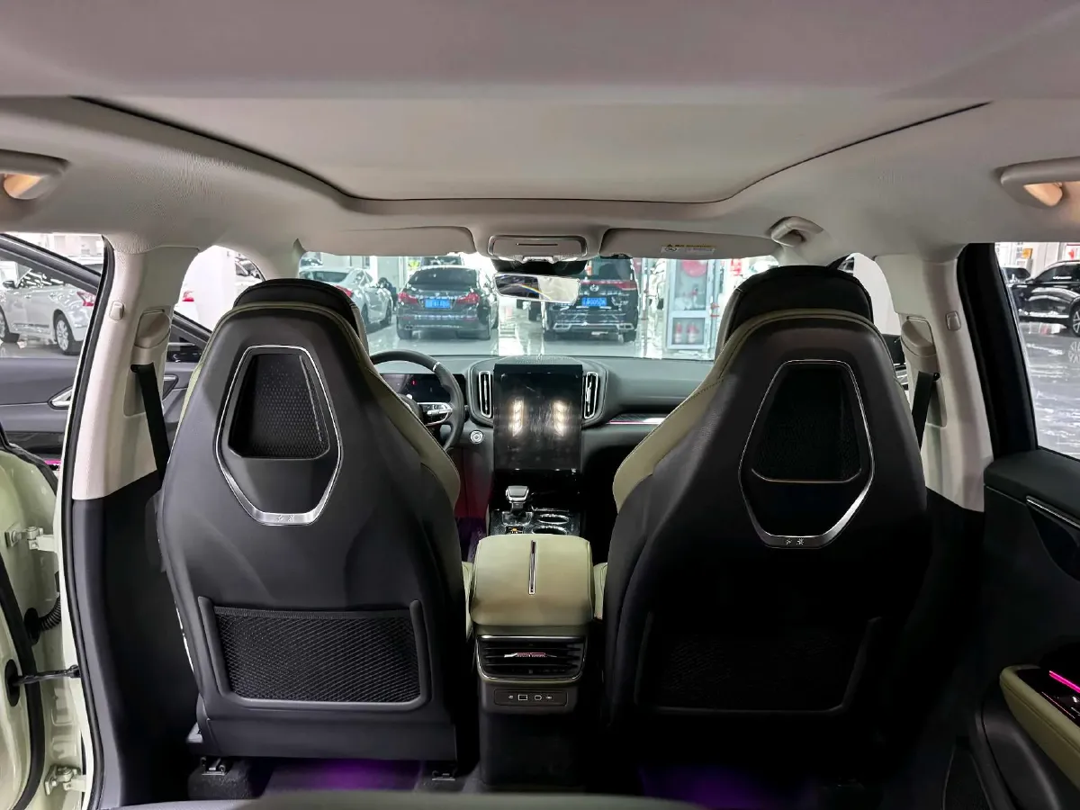 2023 HongQi HS3 1.5T 169HP L4 7DCT,autocango,china used car exporter,china ev exporter,chinese used car exporter,chinese used ev exporter