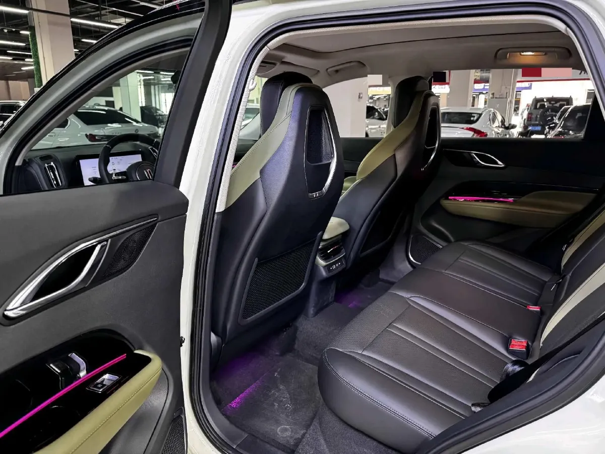 2023 HongQi HS3 1.5T 169HP L4 7DCT,autocango,china used car exporter,china ev exporter,chinese used car exporter,chinese used ev exporter