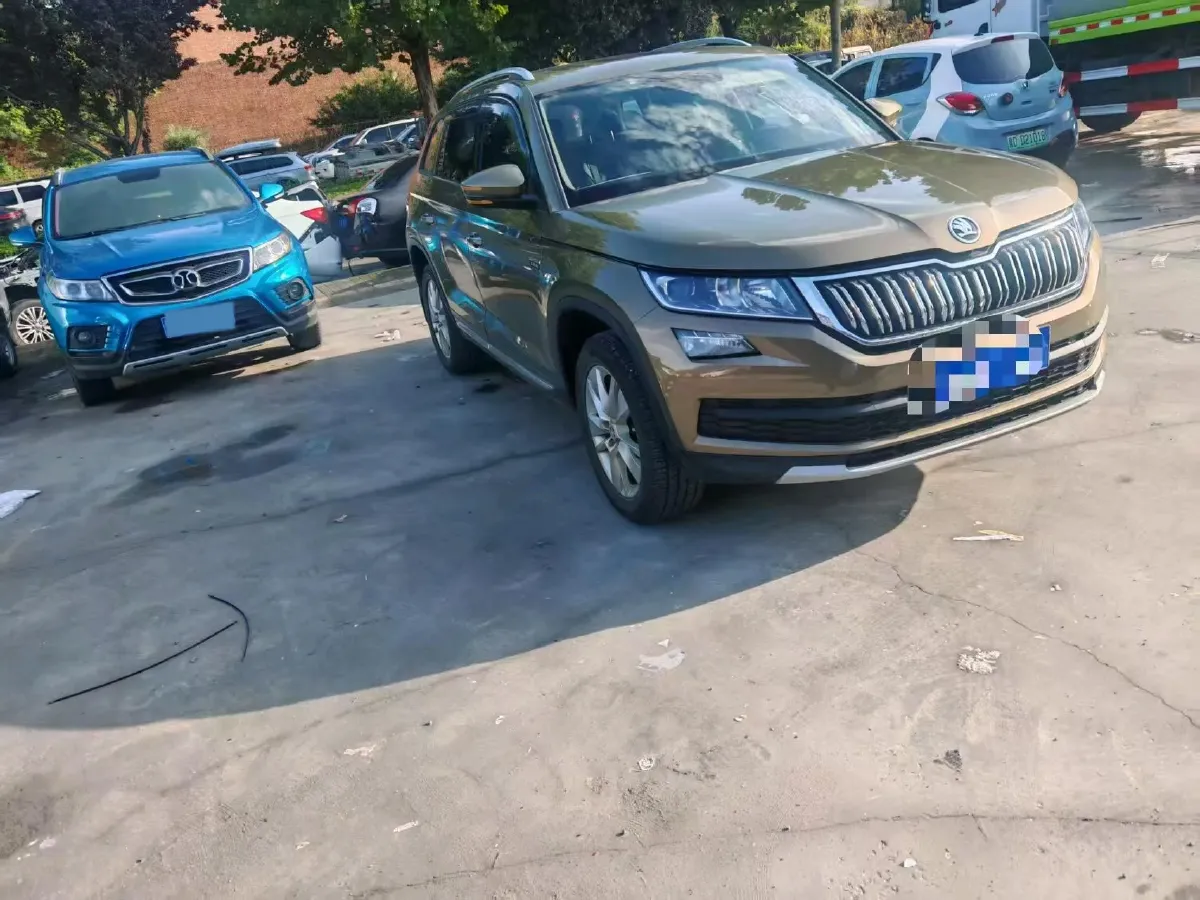 2018 Skoda Kodiak 2.0T 186HP L4 7DCT,autocango,china used car exporter,china ev exporter,chinese used car exporter,chinese used ev exporter
