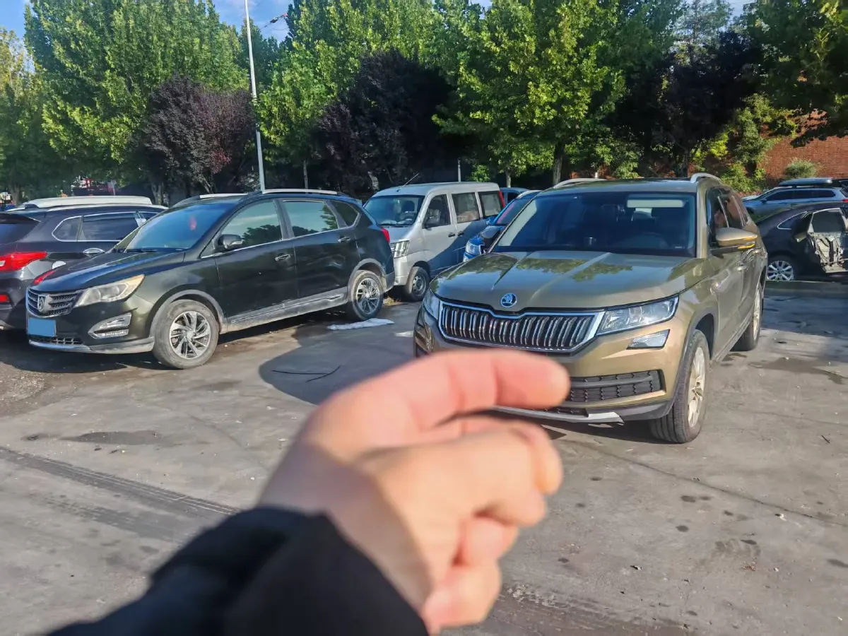 2018 Skoda Kodiak 2.0T 186HP L4 7DCT,autocango,china used car exporter,china ev exporter,chinese used car exporter,chinese used ev exporter