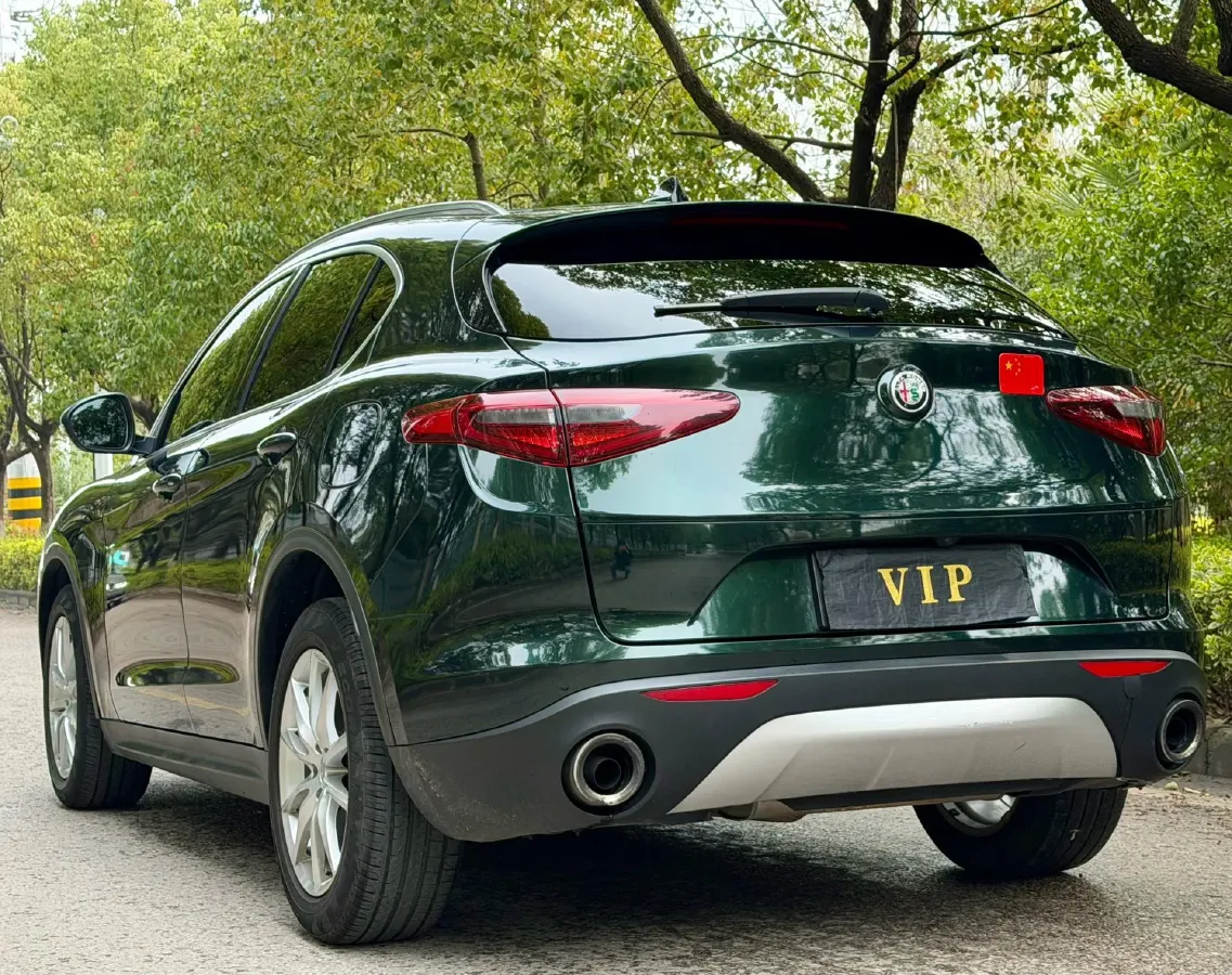 2017 Alfa Romeo Stelvio 2.0T 280HP L4 8AT,autocango,china used car exporter,china ev exporter,chinese used car exporter,chinese used ev exporter