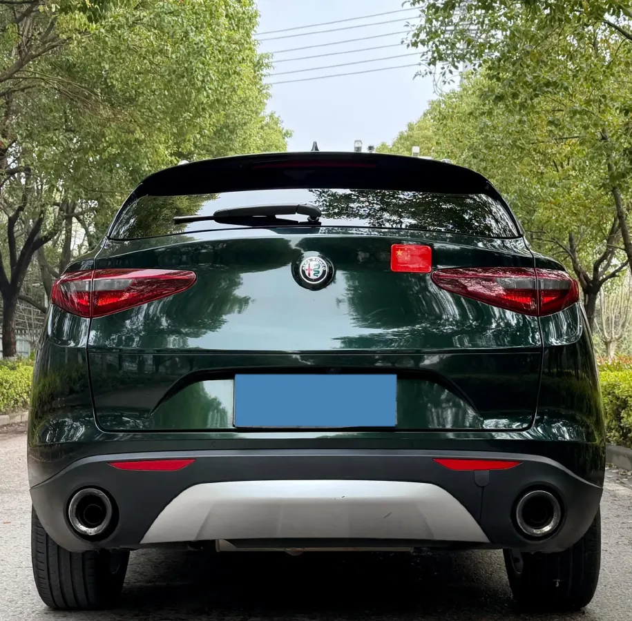 2017 Alfa Romeo Stelvio 2.0T 280HP L4 8AT,autocango,china used car exporter,china ev exporter,chinese used car exporter,chinese used ev exporter