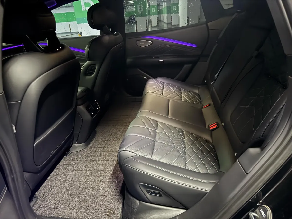 2025 LYNK&CO 10 EM-P 1.5T 163HP L4 3DHT PHEV,autocango,china used car exporter,china ev exporter,chinese used car exporter,chinese used ev exporter