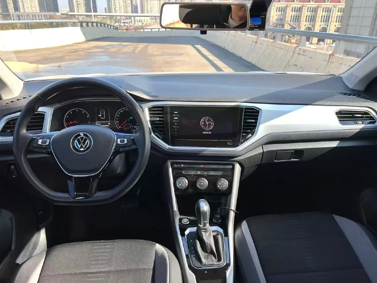 2022 Volkswagen T-Roc 1.4T 150HP L4 7DCT,autocango,china used car exporter,china ev exporter,chinese used car exporter,chinese used ev exporter