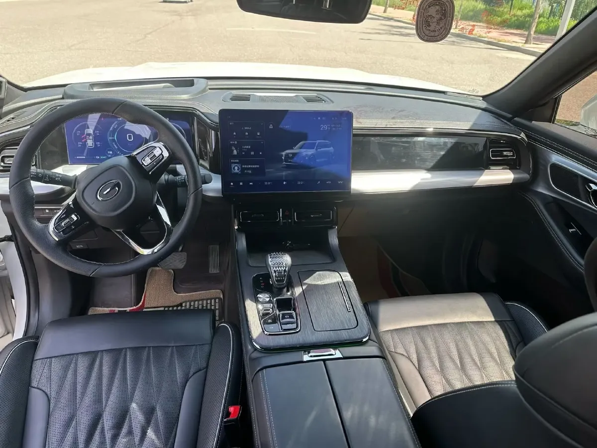 2022 GAC Trumpchi GS8 2.0T 190HP L4 E-CVT Hybrid,autocango,china used car exporter,china ev exporter,chinese used car exporter,chinese used ev exporter