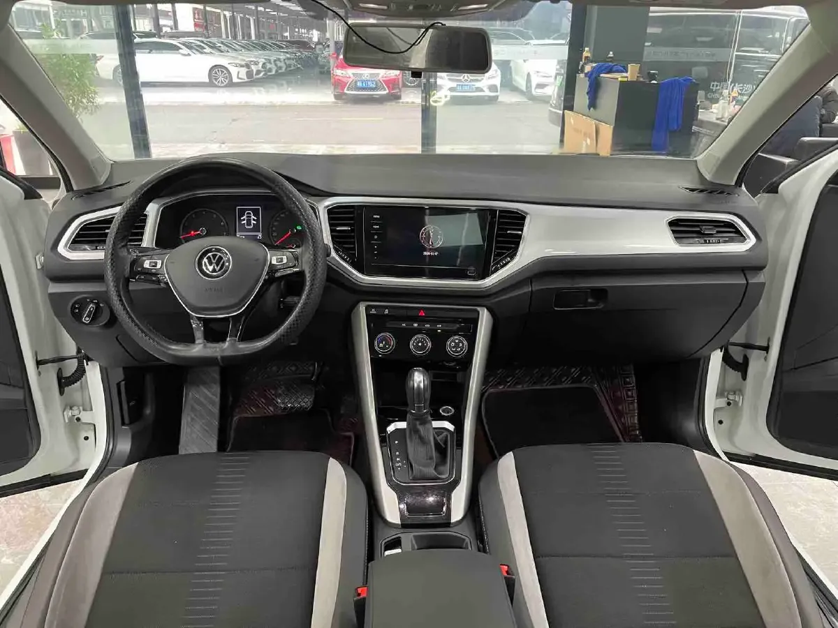 2021 Volkswagen T-Roc 1.4T 150HP L4 7DCT,autocango,china used car exporter,china ev exporter,chinese used car exporter,chinese used ev exporter