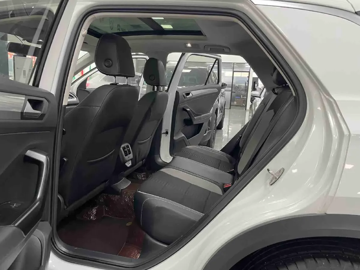 2021 Volkswagen T-Roc 1.4T 150HP L4 7DCT,autocango,china used car exporter,china ev exporter,chinese used car exporter,chinese used ev exporter