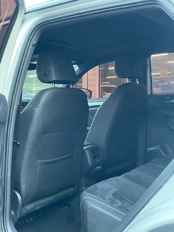 2018 Ford Kuga 1.5T 181HP L4 6AT,autocango,china used car exporter,china ev exporter,chinese used car exporter,chinese used ev exporter