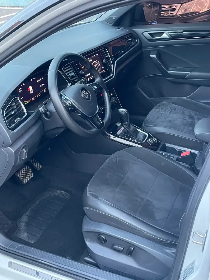 2018 Ford Kuga 1.5T 181HP L4 6AT,autocango,china used car exporter,china ev exporter,chinese used car exporter,chinese used ev exporter