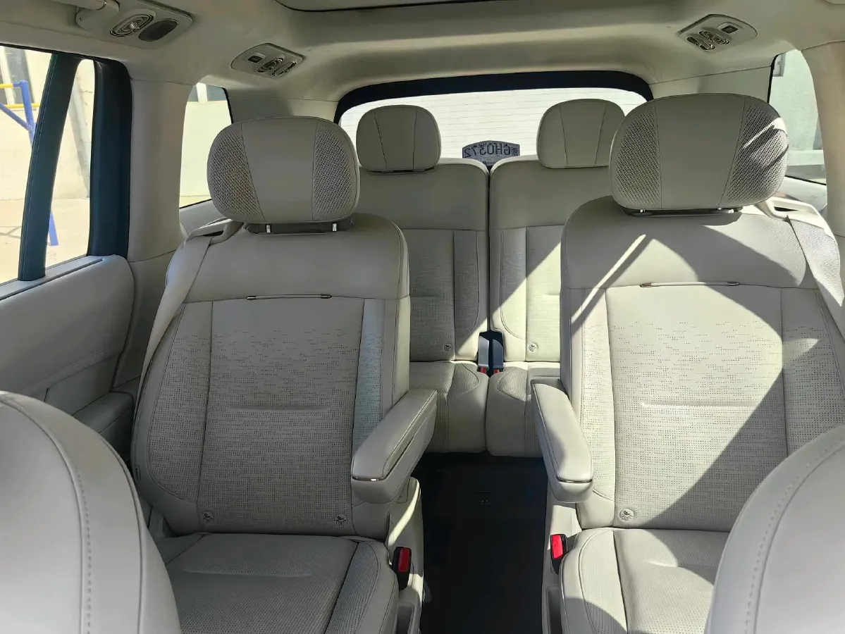 2025 LYNK&CO 900 2.0T 254HP L4 3DHT PHEV,autocango,china used car exporter,china ev exporter,chinese used car exporter,chinese used ev exporter