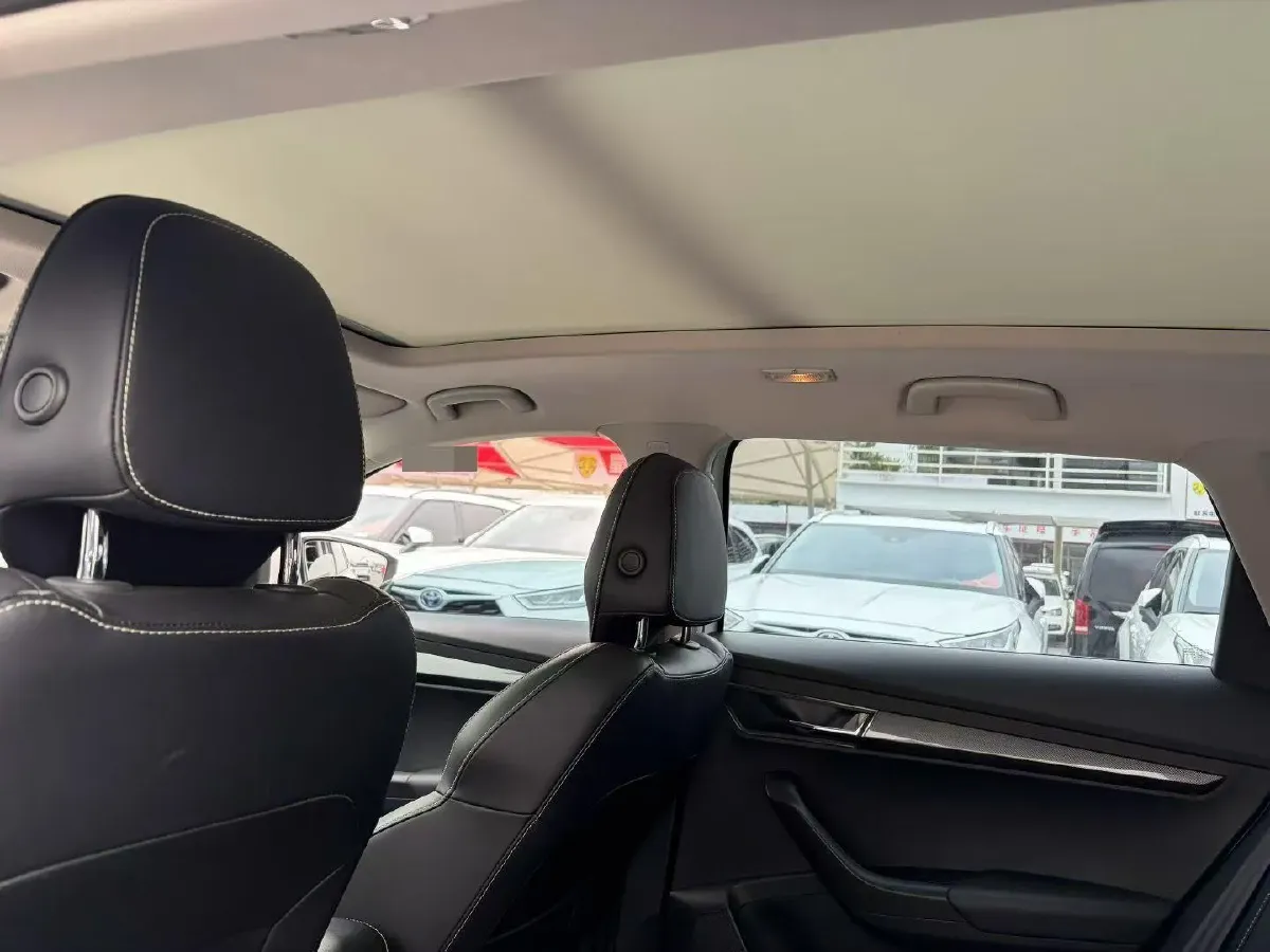 2018 Skoda Octavia 1.4T 150HP L4 7DCT,autocango,china used car exporter,china ev exporter,chinese used car exporter,chinese used ev exporter