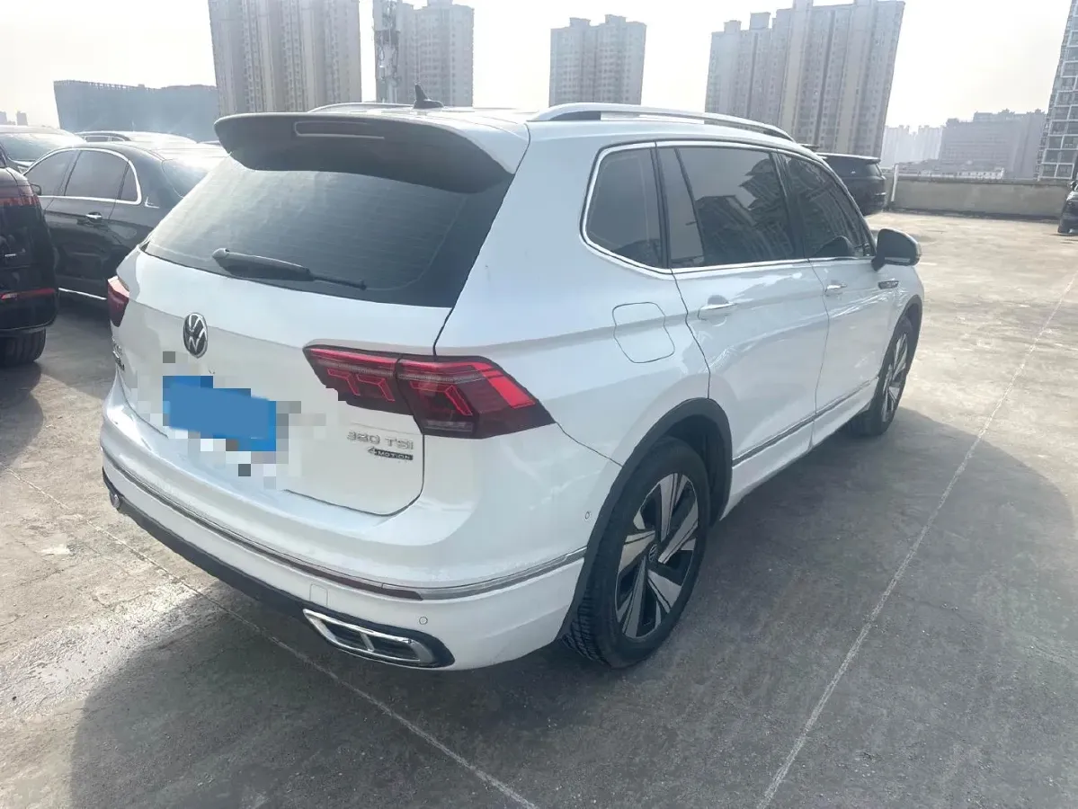 2023 Volkswagen Tiguan L 2.0T 220HP L4 7DCT,autocango,china used car exporter,china ev exporter,chinese used car exporter,chinese used ev exporter