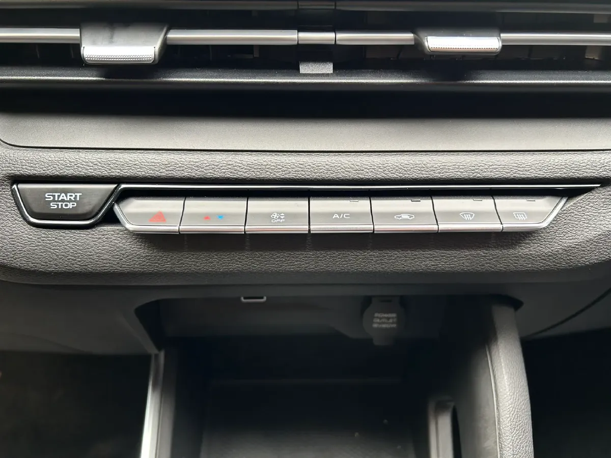 2024 Ruichi Auto EC31 BEV 38.64KWH,autocango,china used car exporter,china ev exporter,chinese used car exporter,chinese used ev exporter