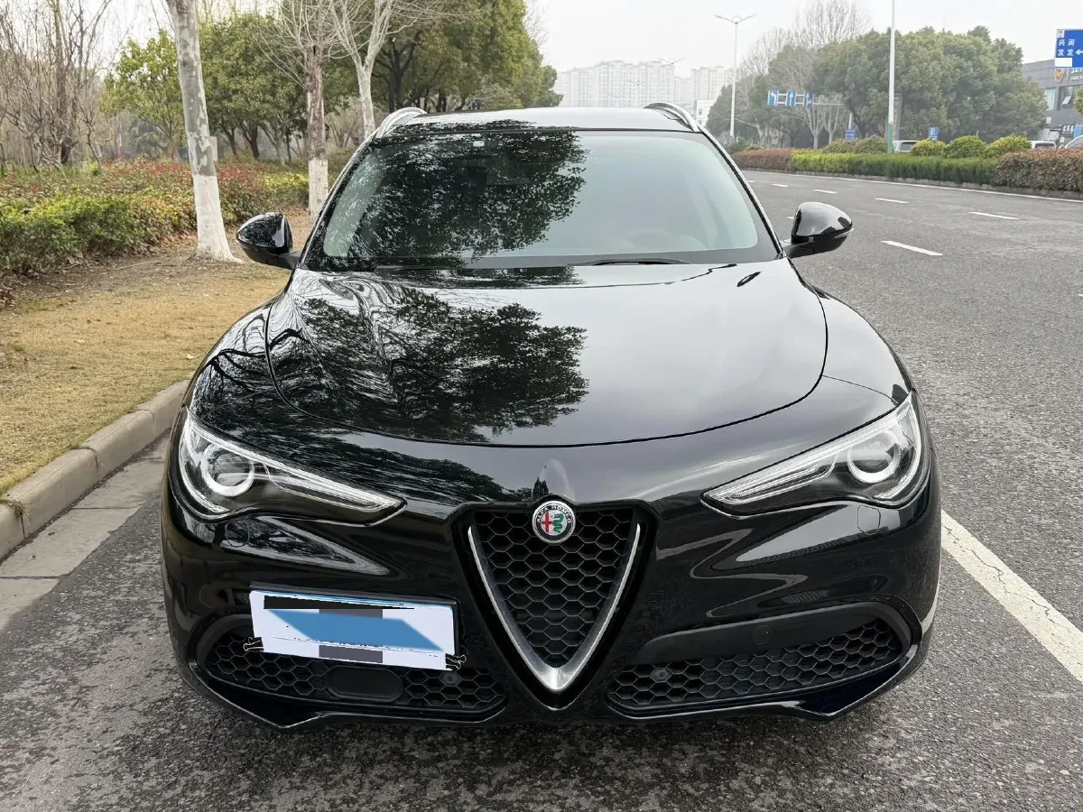 2017 Jaguar XE 2.0T 240HP L4 8AT,autocango,china used car exporter,china ev exporter,chinese used car exporter,chinese used ev exporter