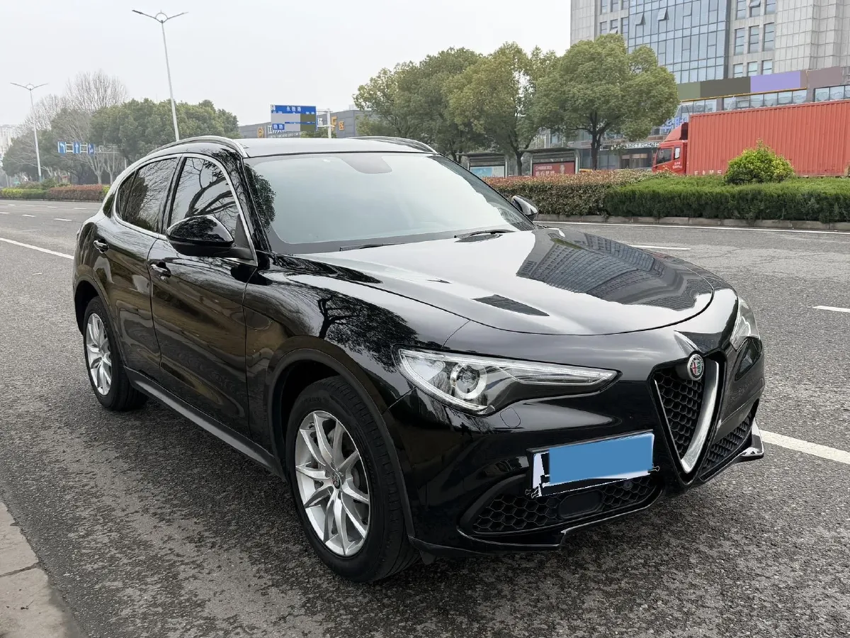 2017 Jaguar XE 2.0T 240HP L4 8AT,autocango,china used car exporter,china ev exporter,chinese used car exporter,chinese used ev exporter