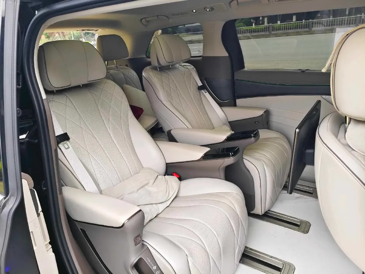 2022 Mercedes-Benz GLC Class 2.0T 197HP L4 9AT,autocango,china used car exporter,china ev exporter,chinese used car exporter,chinese used ev exporter