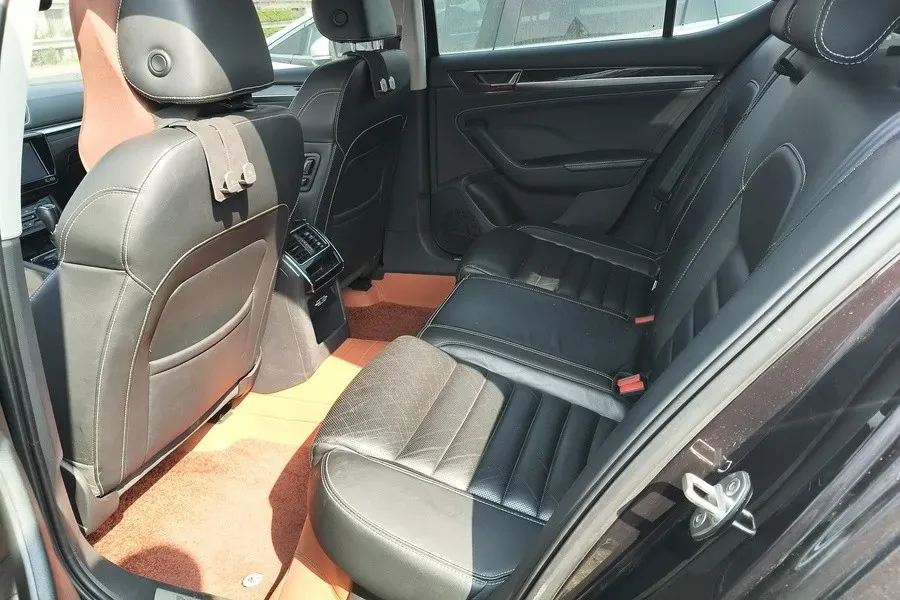 2019 Skoda Superb 2.0T 186HP L4 7DCT,autocango,china used car exporter,china ev exporter,chinese used car exporter,chinese used ev exporter