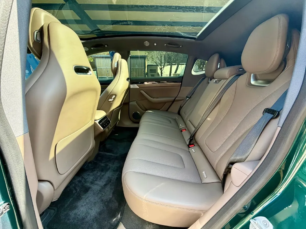 2026 Luxeed R7 REEV 156HP REEV,autocango,china used car exporter,china ev exporter,chinese used car exporter,chinese used ev exporter