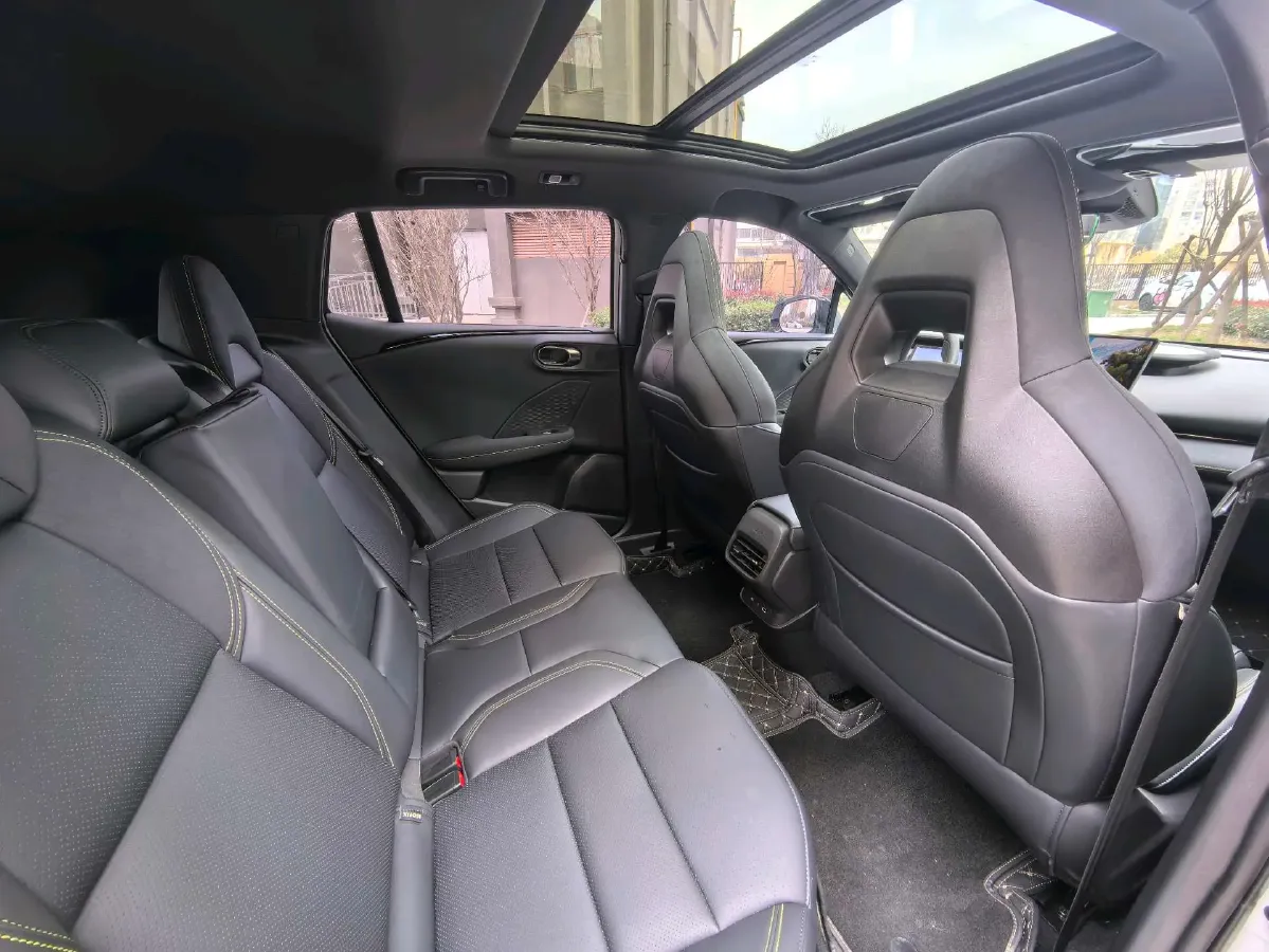 2025 LYNK&CO 06 1.5T 181HP L4 7DCT,autocango,china used car exporter,china ev exporter,chinese used car exporter,chinese used ev exporter