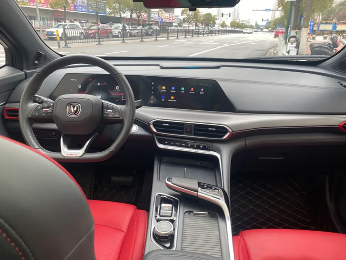 2020 ChangAn UNI-T 1.5T 180HP L4 7DCT,autocango,china used car exporter,china ev exporter,chinese used car exporter,chinese used ev exporter