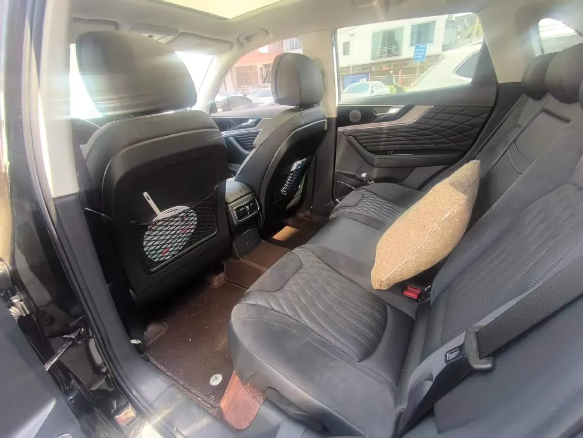 2022 HongQi HS5 2.0T 224HP L4 6AT,autocango,china used car exporter,china ev exporter,chinese used car exporter,chinese used ev exporter