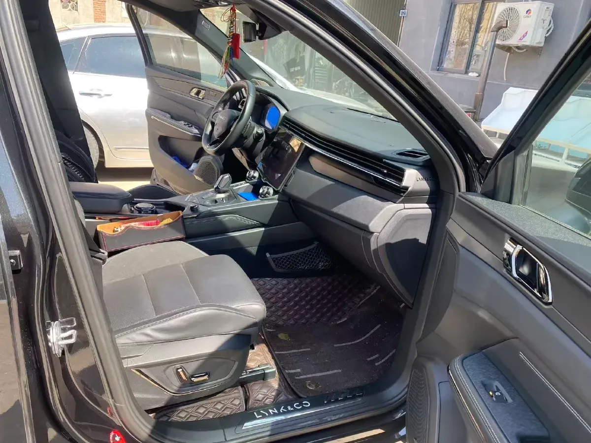 2021 LYNK&CO 01 2.0T 254HP L4 8AT,autocango,china used car exporter,china ev exporter,chinese used car exporter,chinese used ev exporter