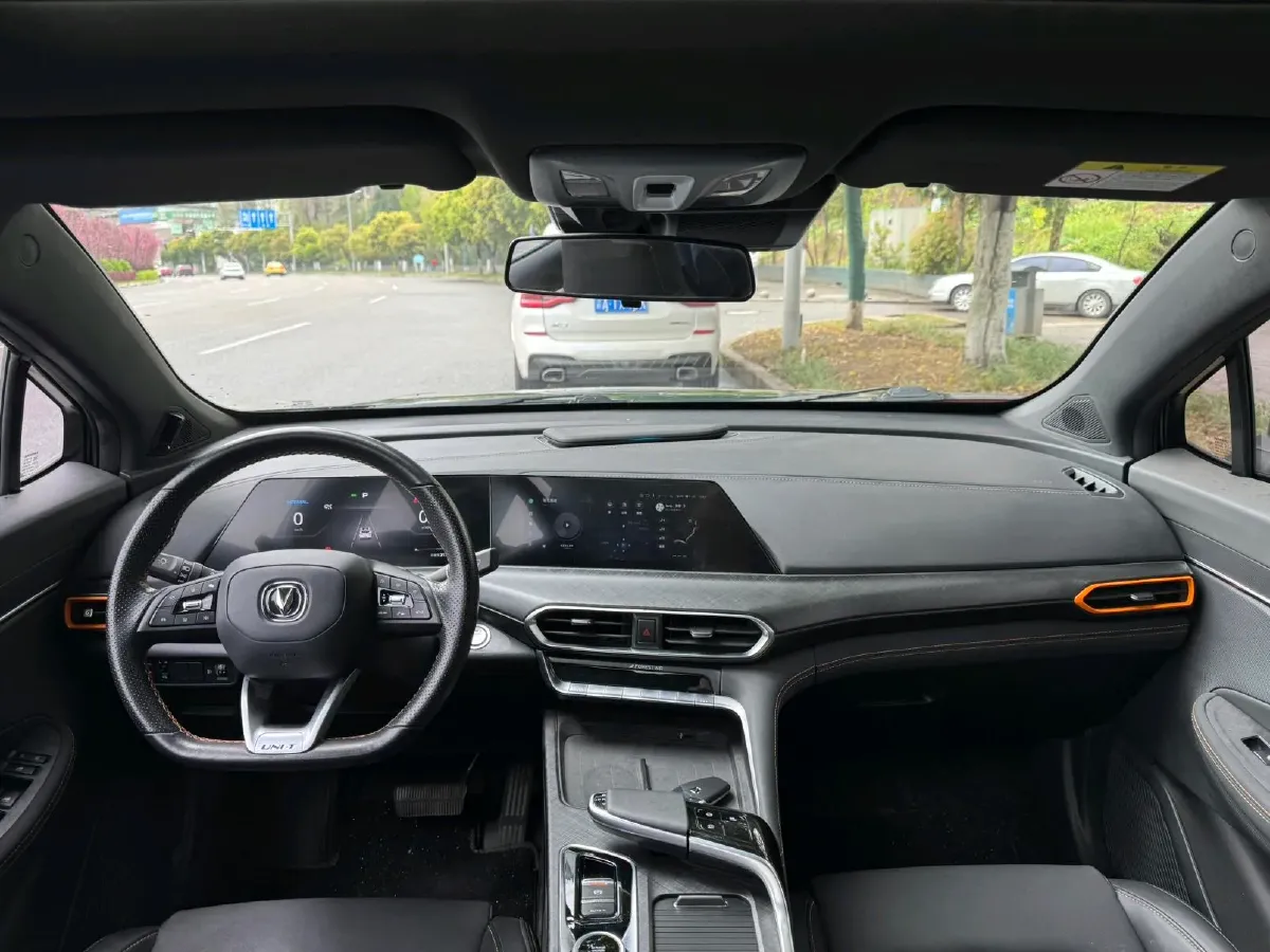 2022 ChangAn UNI-T 1.5T 188HP L4 7DCT,autocango,china used car exporter,china ev exporter,chinese used car exporter,chinese used ev exporter