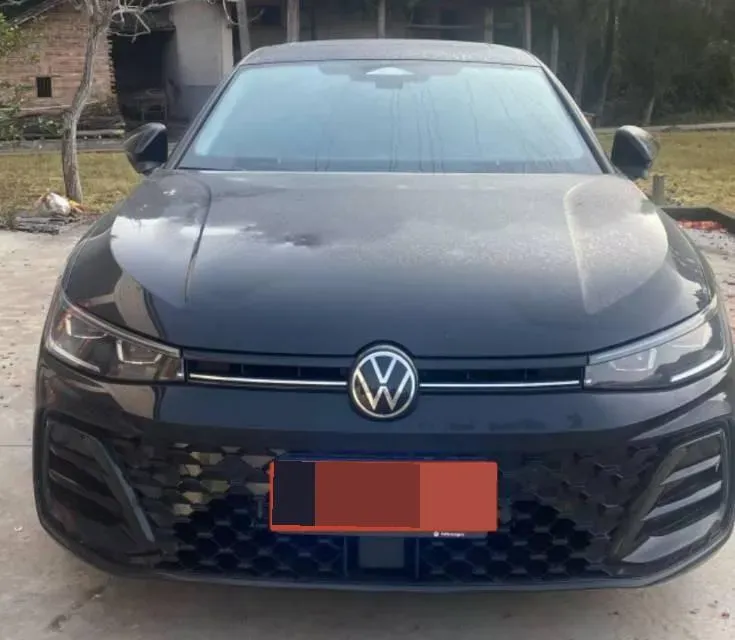 2025 Volkswagen Passat 2.0T 220HP L4 7DCT,autocango,china used car exporter,china ev exporter,chinese used car exporter,chinese used ev exporter