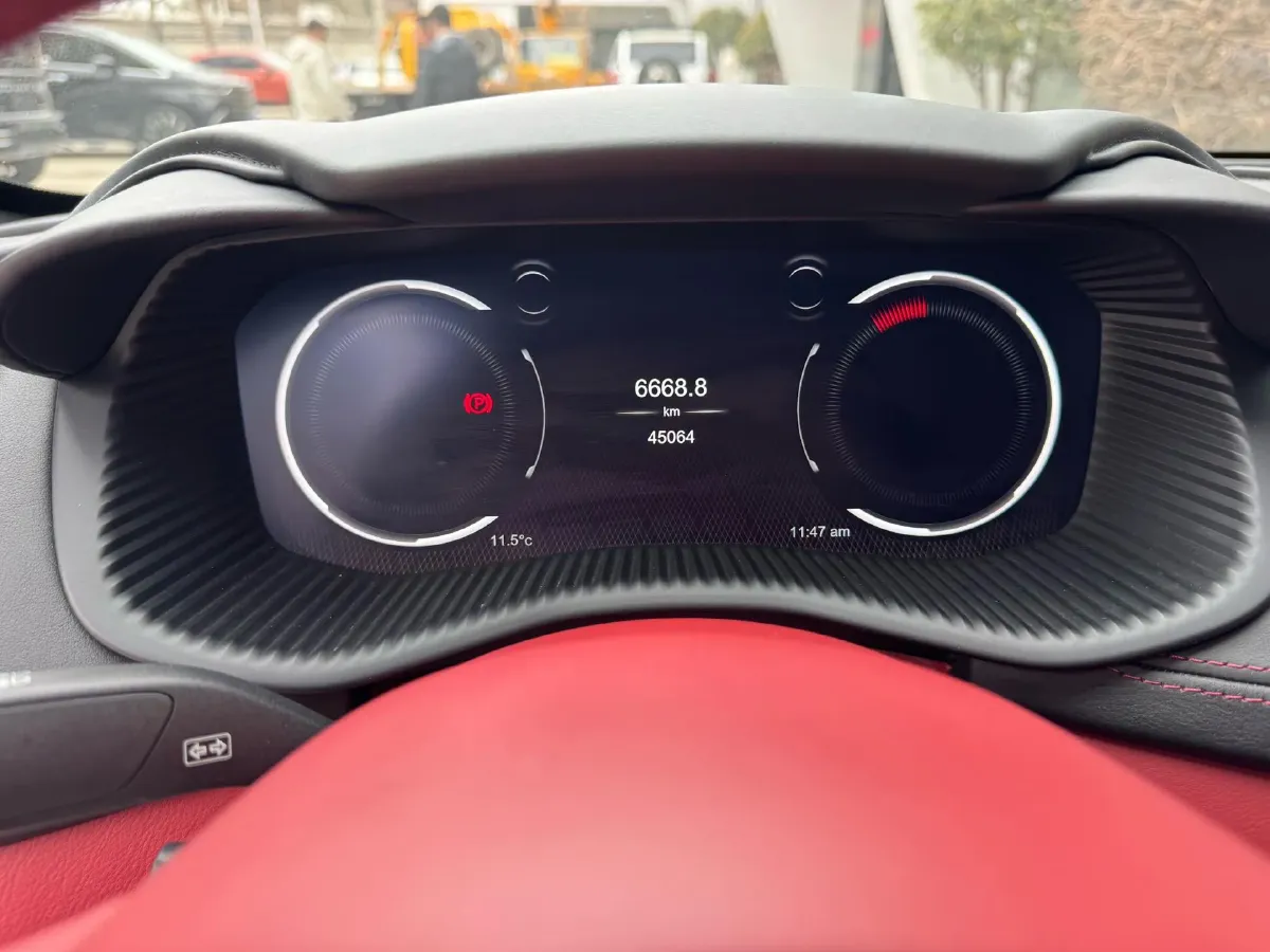 2020 Aston Martin DBX 4.0T 550HP V8 9AT,autocango,china used car exporter,china ev exporter,chinese used car exporter,chinese used ev exporter