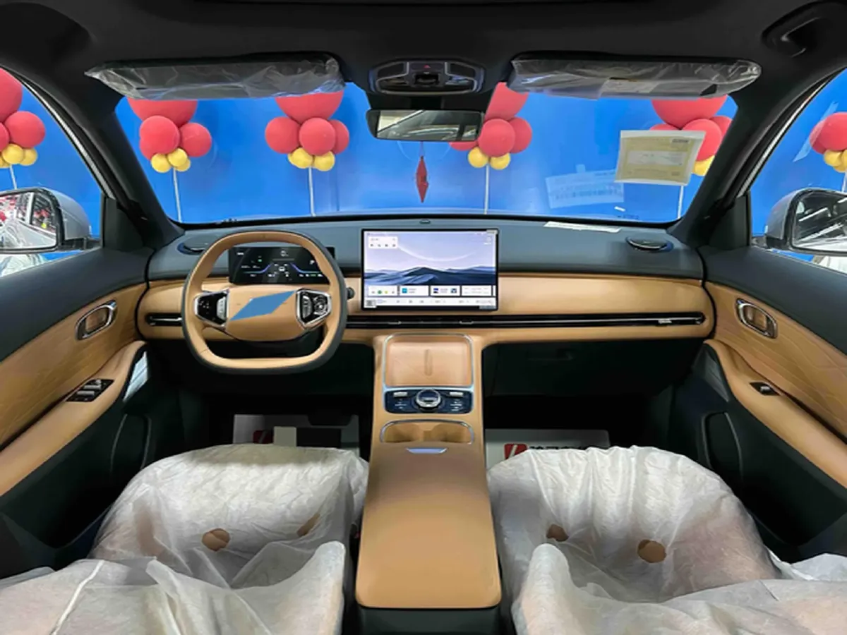 2025 LanDian E5 PLUS 1.5L 95HP L4 E-CVT PHEV 25KWH,autocango,china used car exporter,china ev exporter,chinese used car exporter,chinese used ev exporter