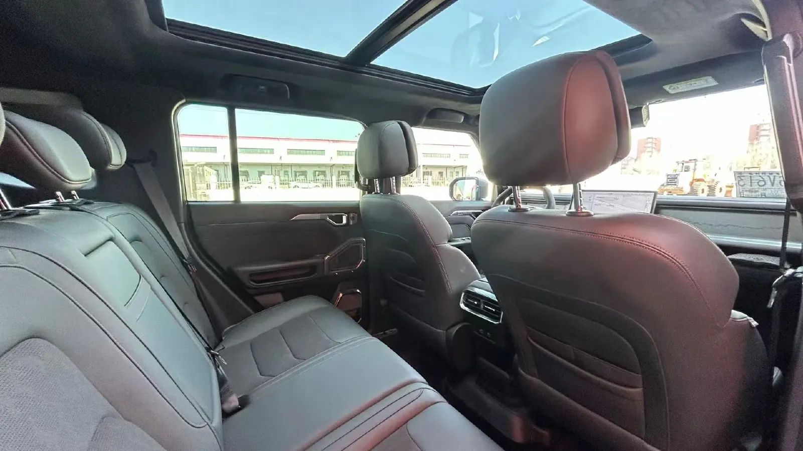 2023 Jetour Traveller 2.0T 254HP L4 7DCT,autocango,china used car exporter,china ev exporter,chinese used car exporter,chinese used ev exporter