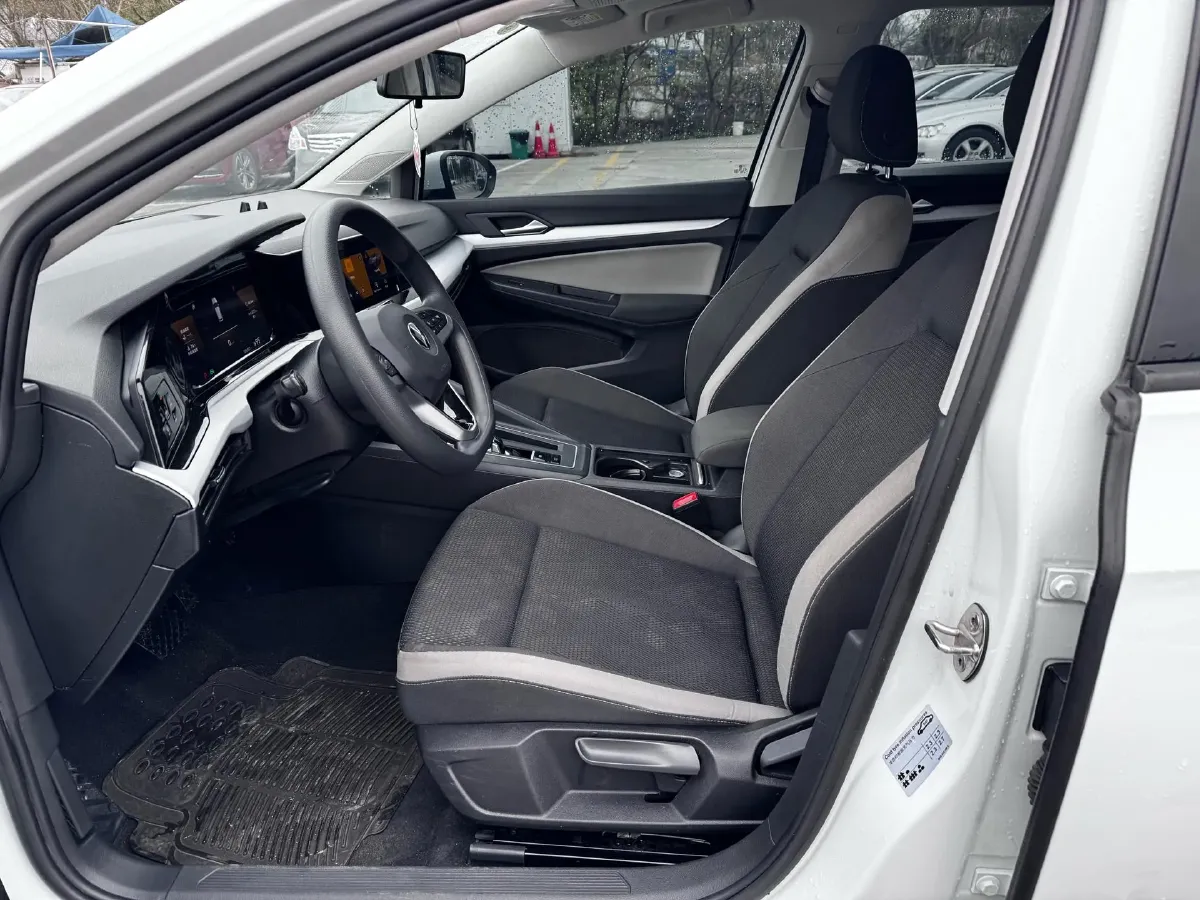 2021 Volkswagen Golf 1.2T 116HP L4 7DCT,autocango,china used car exporter,china ev exporter,chinese used car exporter,chinese used ev exporter